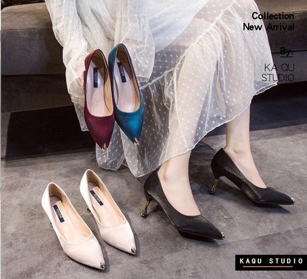 dress shoes zhen zhou woman 2021 pumps with lips fashion plum printing high heels sharp toes shallow chaussures femme, Black
dress shoes zhen zhou woman 2021 pumps with lips fashion plum printing high heels sharp toes shallow chaussures femme, Black