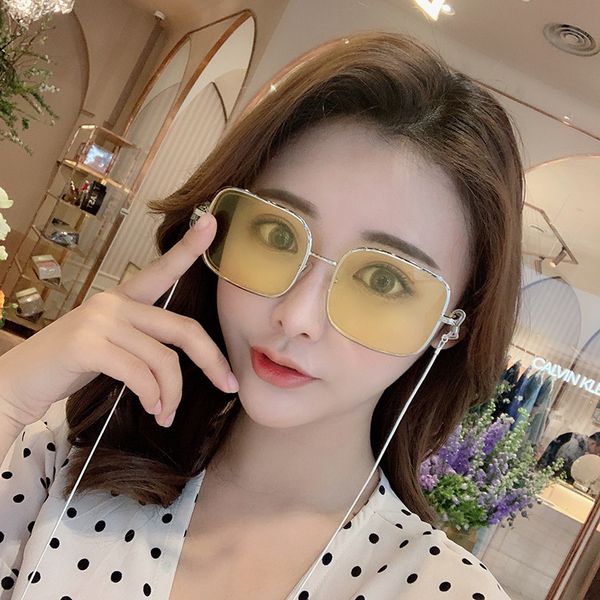 2019 new sunglasses women's chain net red same fashion 1978 box anti slip chain hanging rope sunglasses women, White;black
2019 new sunglasses women's chain net red same fashion 1978 box anti slip chain hanging rope sunglasses women, White;black
