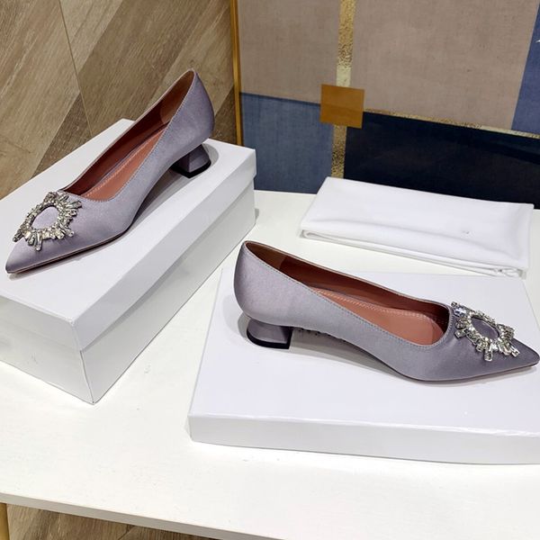 2021 early spring series silk satin dress shoes with imported lambskin feet, high-quality retro and elegant, Black
2021 early spring series silk satin dress shoes with imported lambskin feet, high-quality retro and elegant, Black