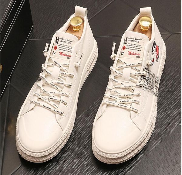 2020 new streets fashion men's designer classical style black white casual flats shoes male wedding prom shoes loafers footwear
2020 new streets fashion men's designer classical style black white casual flats shoes male wedding prom shoes loafers footwear