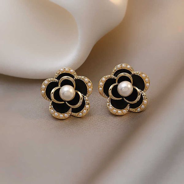 2022 new south korea black camellia stud earrings fashion simple and elegant luxury flowers earrings women jewelry gifts, Golden
2022 new south korea black camellia stud earrings fashion simple and elegant luxury flowers earrings women jewelry gifts, Golden