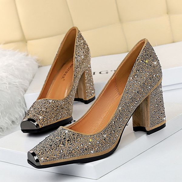 2021 new european and night heels cut low metal square head glowing rhinestones shoes njm9, Black 
2021 new european and night heels cut low metal square head glowing rhinestones shoes njm9, Black