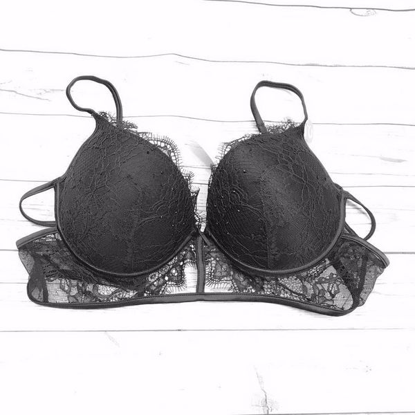 new super bra, with thin and thick bottoms and empty laces, Red;black 
new super bra, with thin and thick bottoms and empty laces, Red;black