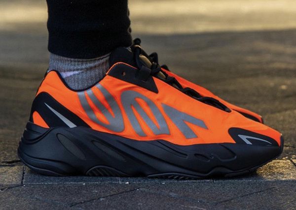 wave runner 700 kanye west mnvn orange triple black reflective running shoes solid grey magnet vanta carbon blue inertia v1 v2 men sneakers, White;red
wave runner 700 kanye west mnvn orange triple black reflective running shoes solid grey magnet vanta carbon blue inertia v1 v2 men sneakers, White;red
