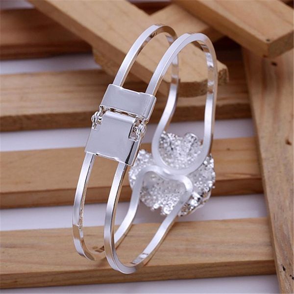 new trend silver color fashion beautiful women simple personality roses flower bracelet classic models silver jewelry h bbydsd, Black 
new trend silver color fashion beautiful women simple personality roses flower bracelet classic models silver jewelry h bbydsd, Black