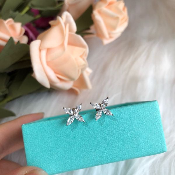 s925 backs sterling silver 4 zircon earrings, classic fashion, jewelry, birthday gift
s925 backs sterling silver 4 zircon earrings, classic fashion, jewelry, birthday gift
