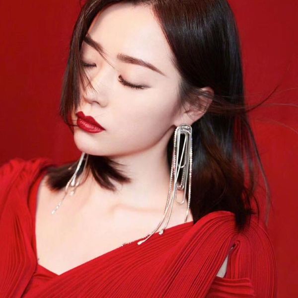 shiny rhinestone long chain dangle earrings women fashion jewelry party show lady's statement earrings accessories, Silver
shiny rhinestone long chain dangle earrings women fashion jewelry party show lady's statement earrings accessories, Silver