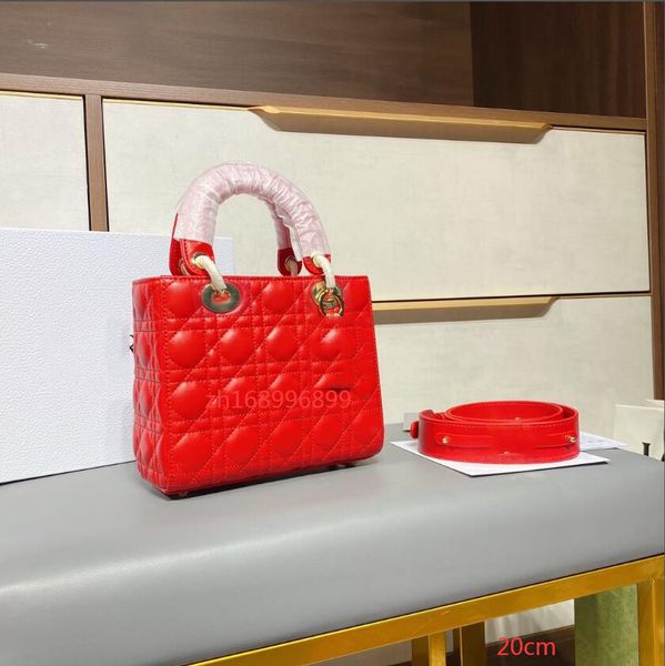 new womens luxury designer 20 ss bag handbags crossbody tote purses women leather handbag woman bag shoulder handbag 
new womens luxury designer 20 ss bag handbags crossbody tote purses women leather handbag woman bag shoulder handbag