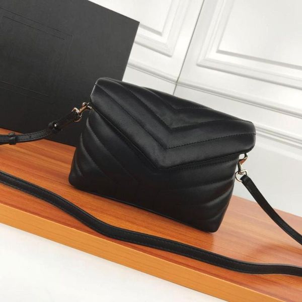 new genuine sheepskin leather women handbag luxury designer bag female shoulder bag with strap flap
new genuine sheepskin leather women handbag luxury designer bag female shoulder bag with strap flap