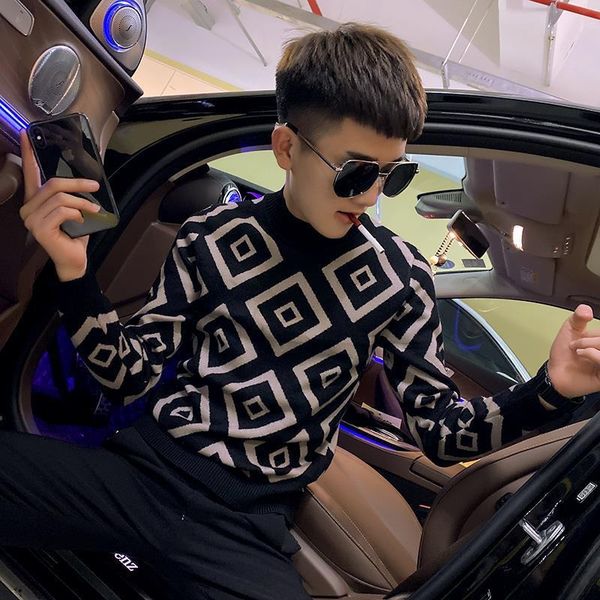 sweater men's autumn and winter new knitwear korean trend slim half high collar fast hand wild, White;black
sweater men's autumn and winter new knitwear korean trend slim half high collar fast hand wild, White;black