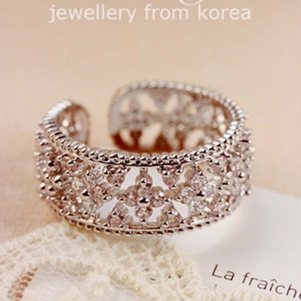Luxurys Designers Fashion Jz026 Korean fashion micro inlaid hollow out zircon clover Diamond Fashion Women's ring, Silver
Luxurys Designers Fashion Jz026 Korean fashion micro inlaid hollow out zircon clover Diamond Fashion Women's ring, Silver
