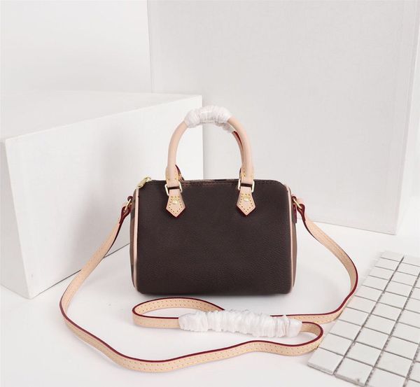 luxury 2019 cowhide leather handbag color leather shopping bag shoulder bag designer luxury handbag wallet # 61252
luxury 2019 cowhide leather handbag color leather shopping bag shoulder bag designer luxury handbag wallet # 61252