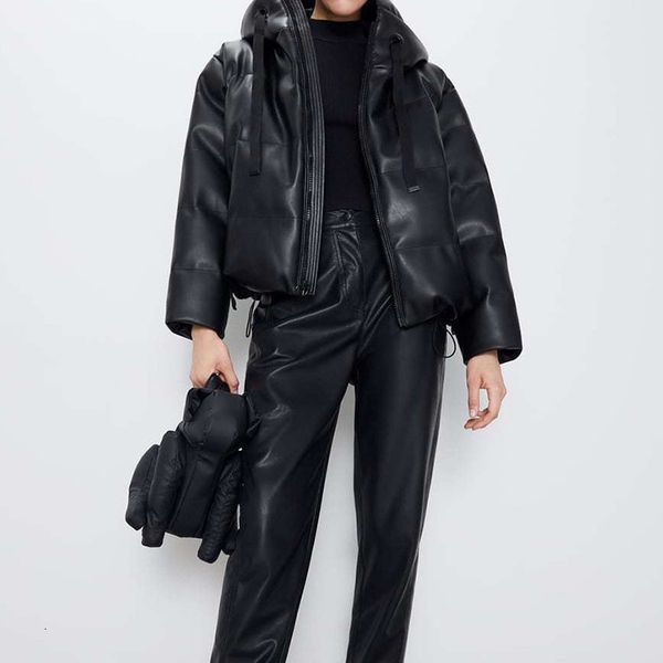 imitating coat, women with and hoodie zipper, thicker pascal, wearing short skirt, winter coat
imitating coat, women with and hoodie zipper, thicker pascal, wearing short skirt, winter coat
