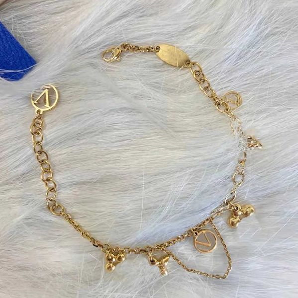jewelry luxurys designers bracelet women's fashion charm bracelets social party engagement gift jewelrys accessories good nice, Golden;silver
jewelry luxurys designers bracelet women's fashion charm bracelets social party engagement gift jewelrys accessories good nice, Golden;silver