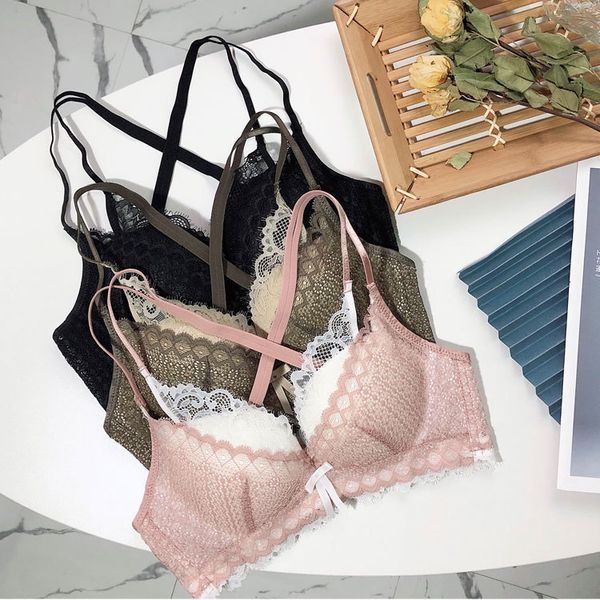 new french romantic face value underwear color matching lace shoulders with no steel ring small chest gathered back bra, Red;black
new french romantic face value underwear color matching lace shoulders with no steel ring small chest gathered back bra, Red;black