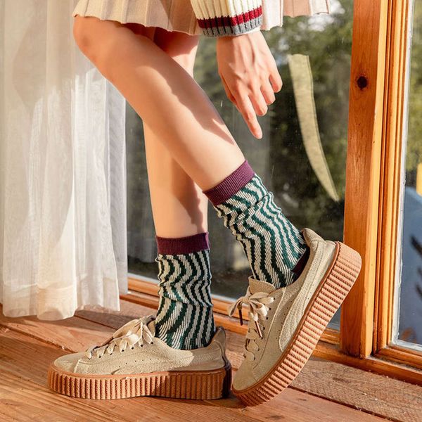 2021new in autumn and winter of 20: leopard print long medium tube socks all cotton double needle pile socks, Black
2021new in autumn and winter of 20: leopard print long medium tube socks all cotton double needle pile socks, Black