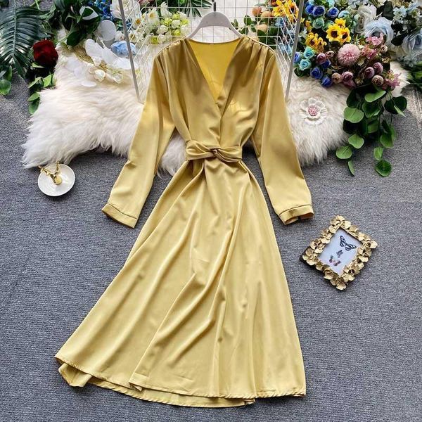 2020 autumn vintage solid silm high waist v neck fairy dress a line full mid-calf women party long dress1, Black;gray
2020 autumn vintage solid silm high waist v neck fairy dress a line full mid-calf women party long dress1, Black;gray