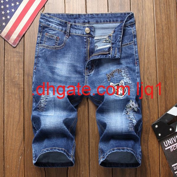 2019 spring new men's jeans 5 / pants embroidery chinese style straight tube loose denim shorts for men, Blue
2019 spring new men's jeans 5 / pants embroidery chinese style straight tube loose denim shorts for men, Blue