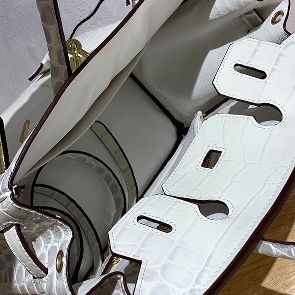 crocodile pattern birkin bag 2019 new lychee pattern all-match twist lock first layer cowhide portable shoulder leather women bag bag
crocodile pattern birkin bag 2019 new lychee pattern all-match twist lock first layer cowhide portable shoulder leather women bag bag