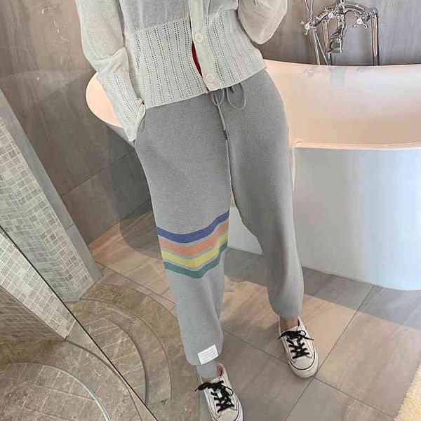 2022 factory wholesale new yarn dyed women's knitted band mouth elastic ice silk british style rainbow striped pants live broadcast, White;black
2022 factory wholesale new yarn dyed women's knitted band mouth elastic ice silk british style rainbow striped pants live broadcast, White;black