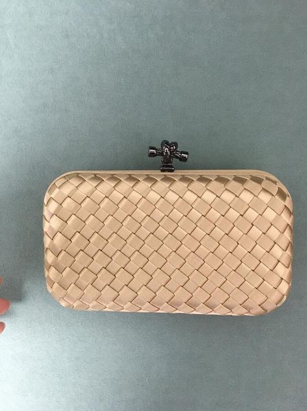 2021 brands new luxury design women clutch bags chain woven evening bag wedding party handbags purses
2021 brands new luxury design women clutch bags chain woven evening bag wedding party handbags purses