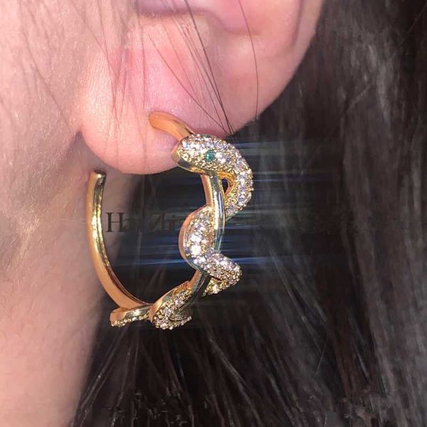 HangZhi 2021 New Creative Winding Snake Circle Gold Plated Copper Rhinestones Zircon Hoop Earrings for Women Jewelry Gifts, Golden;silver
HangZhi 2021 New Creative Winding Snake Circle Gold Plated Copper Rhinestones Zircon Hoop Earrings for Women Jewelry Gifts, Golden;silver