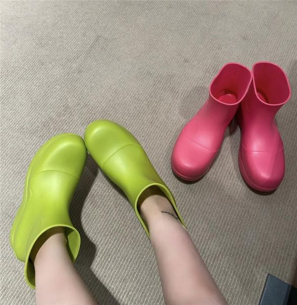 boots 2021 fall winter women rubber ankle fashion candy color platform waterproof rainshoes thick bottom slip-on botas mujer, Black
boots 2021 fall winter women rubber ankle fashion candy color platform waterproof rainshoes thick bottom slip-on botas mujer, Black