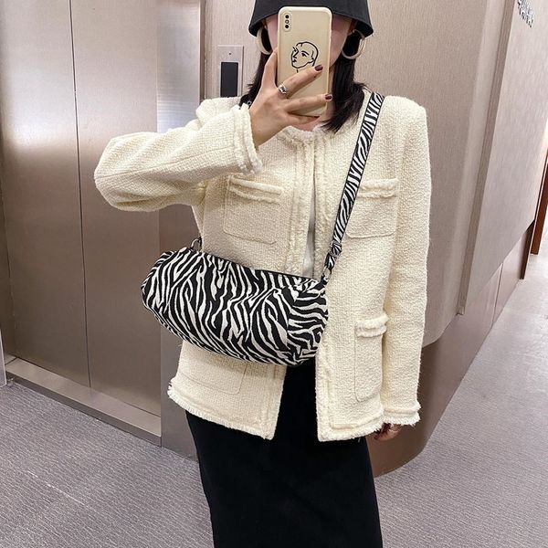 zebra printed crossbody bags lady shoulder handbags female simple animal pattern small summer totes for women 2020 trend
zebra printed crossbody bags lady shoulder handbags female simple animal pattern small summer totes for women 2020 trend