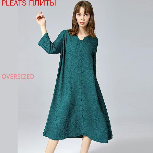 drape embroidered seasonal dress mid-length miyake v-neck large size loose slimming a-line dresses vestido de mujer robes, Black;gray
drape embroidered seasonal dress mid-length miyake v-neck large size loose slimming a-line dresses vestido de mujer robes, Black;gray