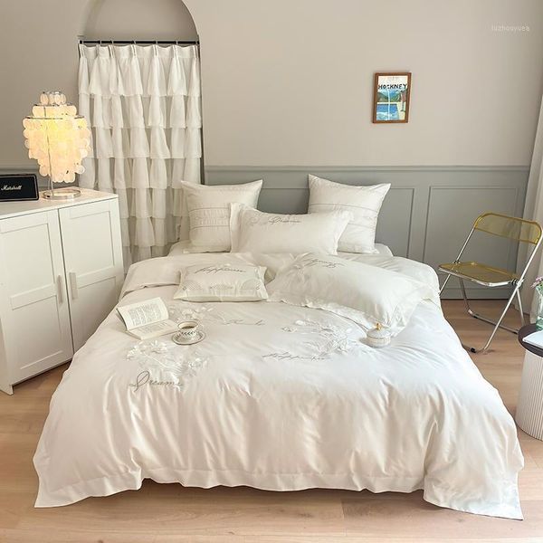 white flowers chic embroidered duvet cover set king 4pcs egyptian cotton elegant french bedding set bed sheet pillowcases1
white flowers chic embroidered duvet cover set king 4pcs egyptian cotton elegant french bedding set bed sheet pillowcases1