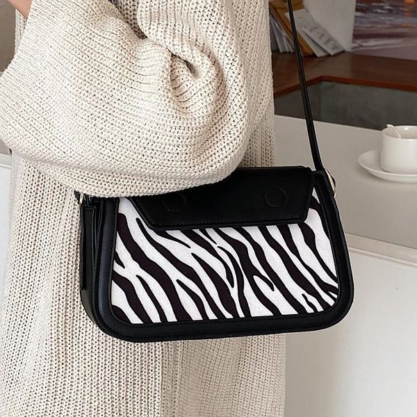 veryme zebra print crossbody сумка для женщин мода малый квадрат сумка новая тенденция дамы сумки элегантный диких женщин мешки плеча
veryme zebra print crossbody сумка для женщин мода малый квадрат сумка новая тенденция дамы сумки элегантный диких женщин мешки плеча