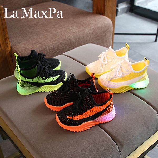 size 21-30 glowing sneakers children boys shoes with sole enfant led light luminous sneakers for girls shoes kids led shoes c1002, Black;red
size 21-30 glowing sneakers children boys shoes with sole enfant led light luminous sneakers for girls shoes kids led shoes c1002, Black;red