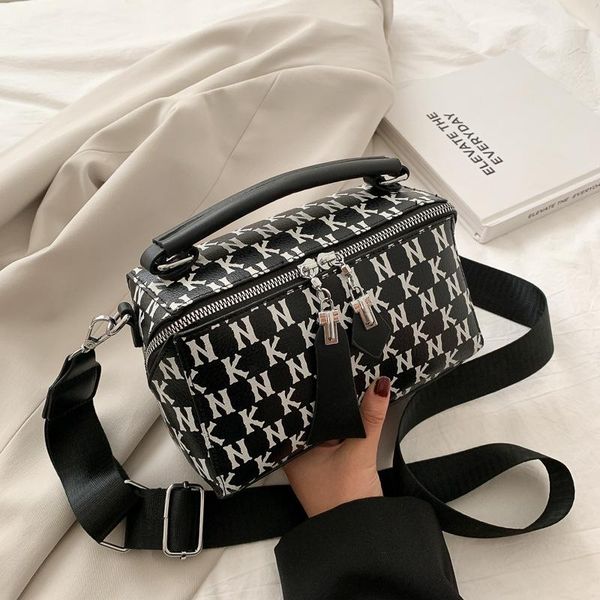 casual pu leather ladies tote bag luxury handbags women bags designer large capacity fashion crossbody bag sac a main femm
casual pu leather ladies tote bag luxury handbags women bags designer large capacity fashion crossbody bag sac a main femm