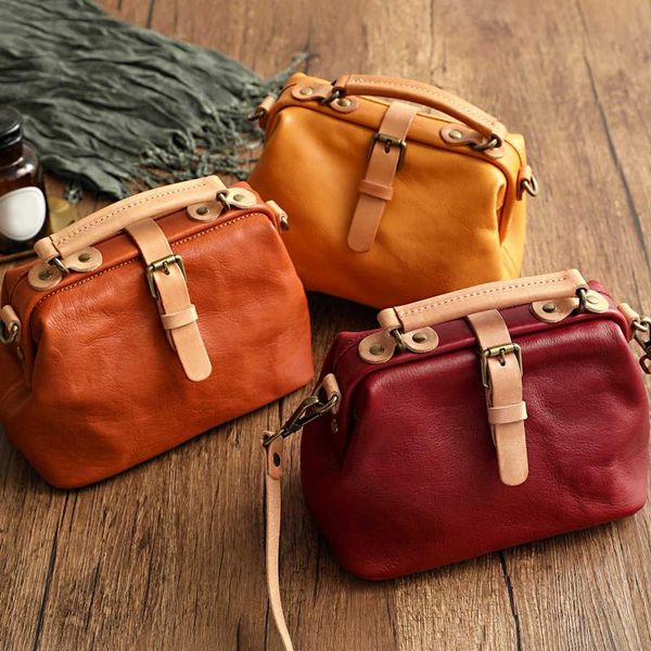 new brand woman retro cattlehide handbag clutch bag vintage woman shoulder bag femme sac 2021 29*16.5*19cm
new brand woman retro cattlehide handbag clutch bag vintage woman shoulder bag femme sac 2021 29*16.5*19cm