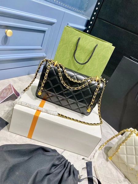 brand new style ladies bag, classic casual all-match, lightweight one-shoulder messenger bag with gift box packaging size 22*15cm, Black;red
brand new style ladies bag, classic casual all-match, lightweight one-shoulder messenger bag with gift box packaging size 22*15cm, Black;red