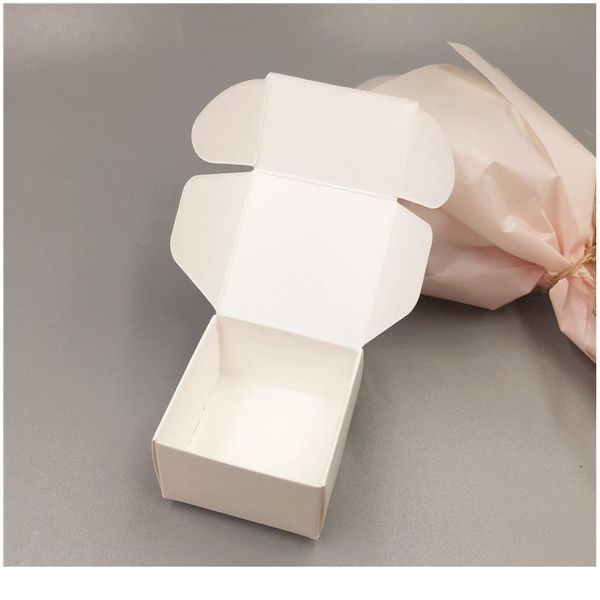 50pcs small square colorful kraft paper carton box small gift packaging box wedding party festival favor wrappin jllzdd
50pcs small square colorful kraft paper carton box small gift packaging box wedding party festival favor wrappin jllzdd
