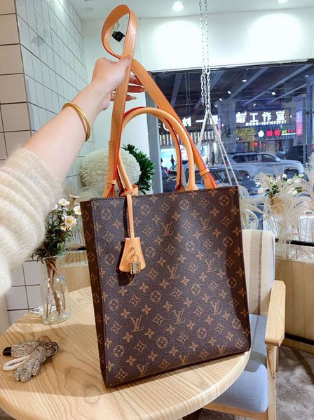 top роскошные женские сумки сумочка сумочек женская сумочка мода сумка tote женские сумки магазин рюкзак дамы должны сумка -l1179, Black
top роскошные женские сумки сумочка сумочек женская сумочка мода сумка tote женские сумки магазин рюкзак дамы должны сумка -l1179, Black