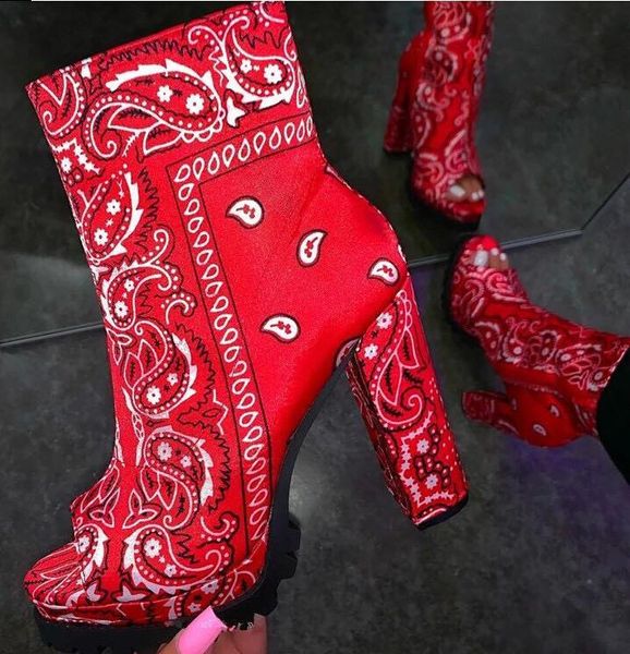 brand boots autumn/winter new waterproof platform thick heel totem printing women motorcycle boots casual all-match 2020, Black
brand boots autumn/winter new waterproof platform thick heel totem printing women motorcycle boots casual all-match 2020, Black