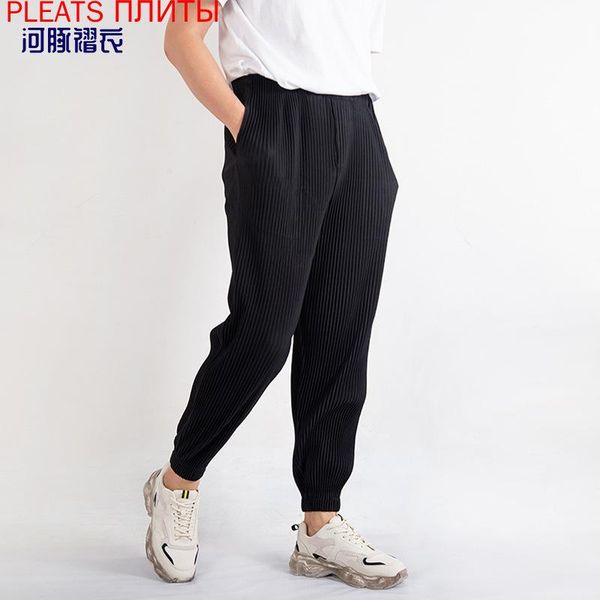 trendy brand men's footwear pants miyake fold autumn and winter footwear pants loose casual trousers sports national tide croppe, Black
trendy brand men's footwear pants miyake fold autumn and winter footwear pants loose casual trousers sports national tide croppe, Black