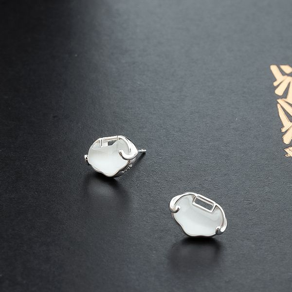 fashion version simple earrings s925 sterling silver auspicious cloud stud earrings female inlaid opal versatile student ear-caring earrings, Golden
fashion version simple earrings s925 sterling silver auspicious cloud stud earrings female inlaid opal versatile student ear-caring earrings, Golden