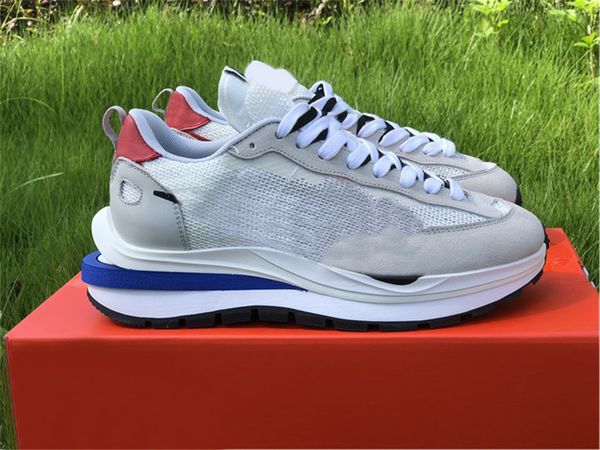 authentic sacai vaporwaffle runnings shoes men women black summit white pure platinum sail light bone tour yellow red with original box 
authentic sacai vaporwaffle runnings shoes men women black summit white pure platinum sail light bone tour yellow red with original box