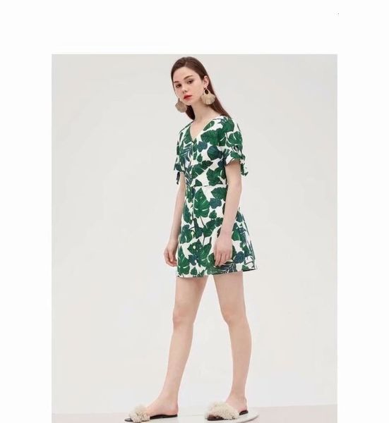 resort v-neck tie dress fall, Black;gray
resort v-neck tie dress fall, Black;gray