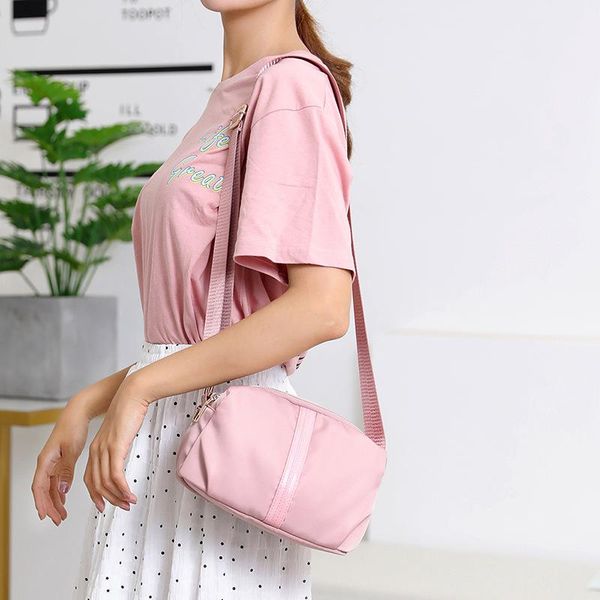 cross body fashion bag women's 2021 one shoulder versatile nylon korean simple oxford cloth messenger women
cross body fashion bag women's 2021 one shoulder versatile nylon korean simple oxford cloth messenger women