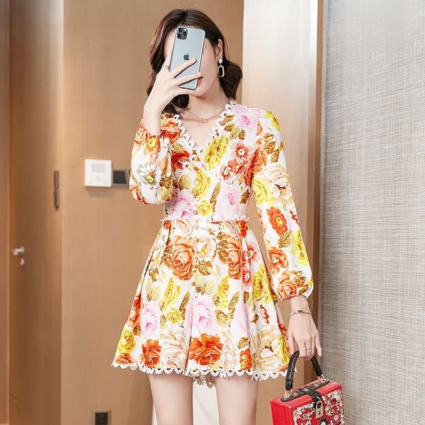 summer women romper elegant playsuits 2020 runway vintage floral print patchwork lace holiday beach short wide leg jumpsuit t200704, Black;white
summer women romper elegant playsuits 2020 runway vintage floral print patchwork lace holiday beach short wide leg jumpsuit t200704, Black;white