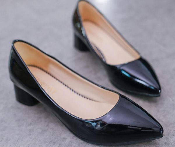 2020 women's shoes in spring and autumn with new style fashion middle heel coarse heel pointed end, Black
2020 women's shoes in spring and autumn with new style fashion middle heel coarse heel pointed end, Black