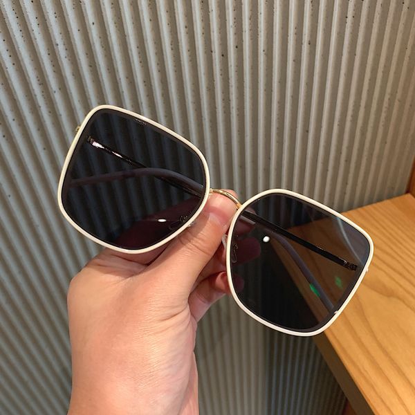 korean version of new personality net red frame glasses nvchao street p big thin face small box sunglasses, White;black
korean version of new personality net red frame glasses nvchao street p big thin face small box sunglasses, White;black