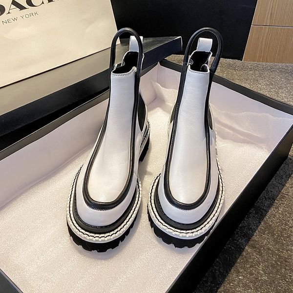 boots 2021 genuine leather women shoes thick sole autumn winter short ankle for motorcycle, Black
boots 2021 genuine leather women shoes thick sole autumn winter short ankle for motorcycle, Black