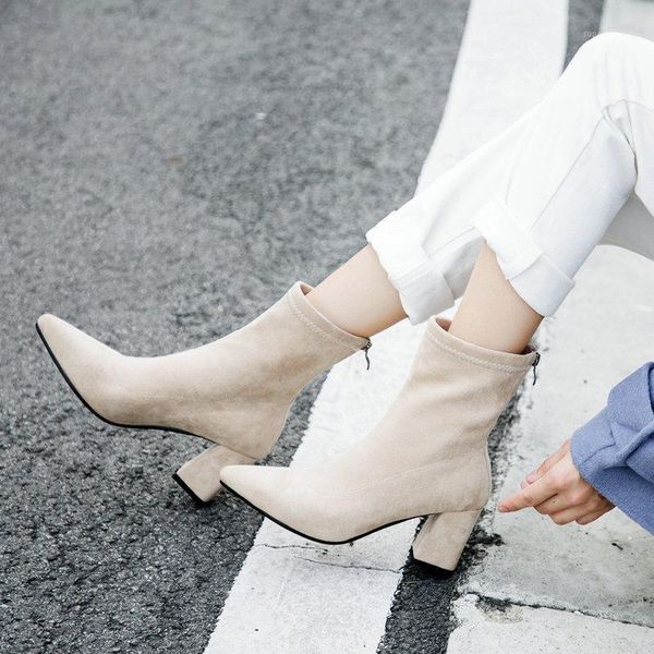 2020 fashion women winter boots flock leather thick high heels zipper pointed toe fur warm ankle boots woman shoes1, Black
2020 fashion women winter boots flock leather thick high heels zipper pointed toe fur warm ankle boots woman shoes1, Black