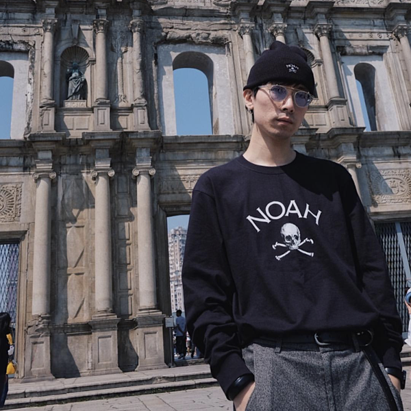 men's and women's autumn and winter classic noahs cross pullover long-sleeved sweater couple loose sweatshirt, Black
men's and women's autumn and winter classic noahs cross pullover long-sleeved sweater couple loose sweatshirt, Black