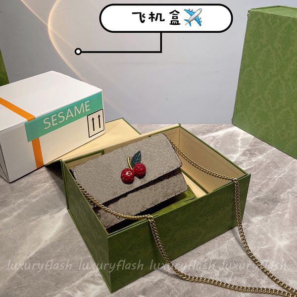 2022 fashion 18cm cherry lady chain bags designer classic original hardware luxury woman's messenger bag casual all-match letter handba
2022 fashion 18cm cherry lady chain bags designer classic original hardware luxury woman's messenger bag casual all-match letter handba